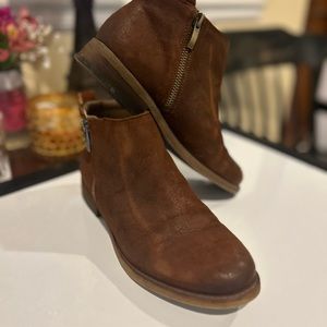 Franco Sarto Keegan Oiled Distressed Leather Ankle Boots Brown Size 6M